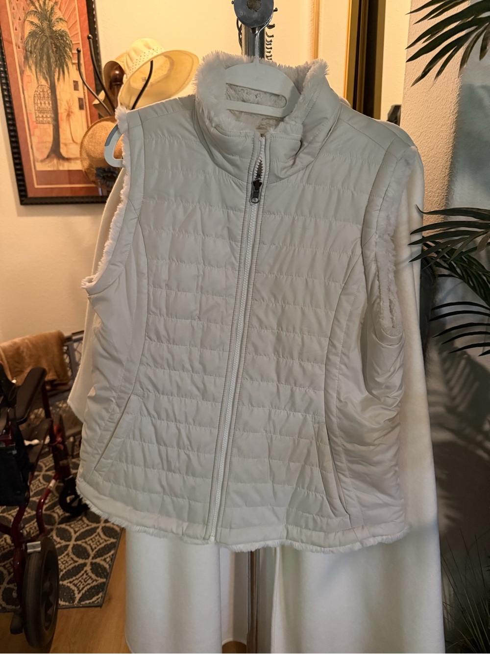 Women's Quilted Faux-Fur Trim Vest - White